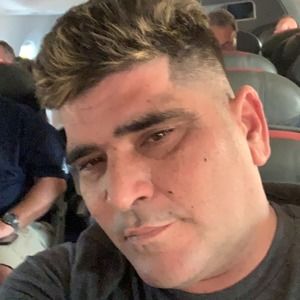 Meet your Posher, Luis